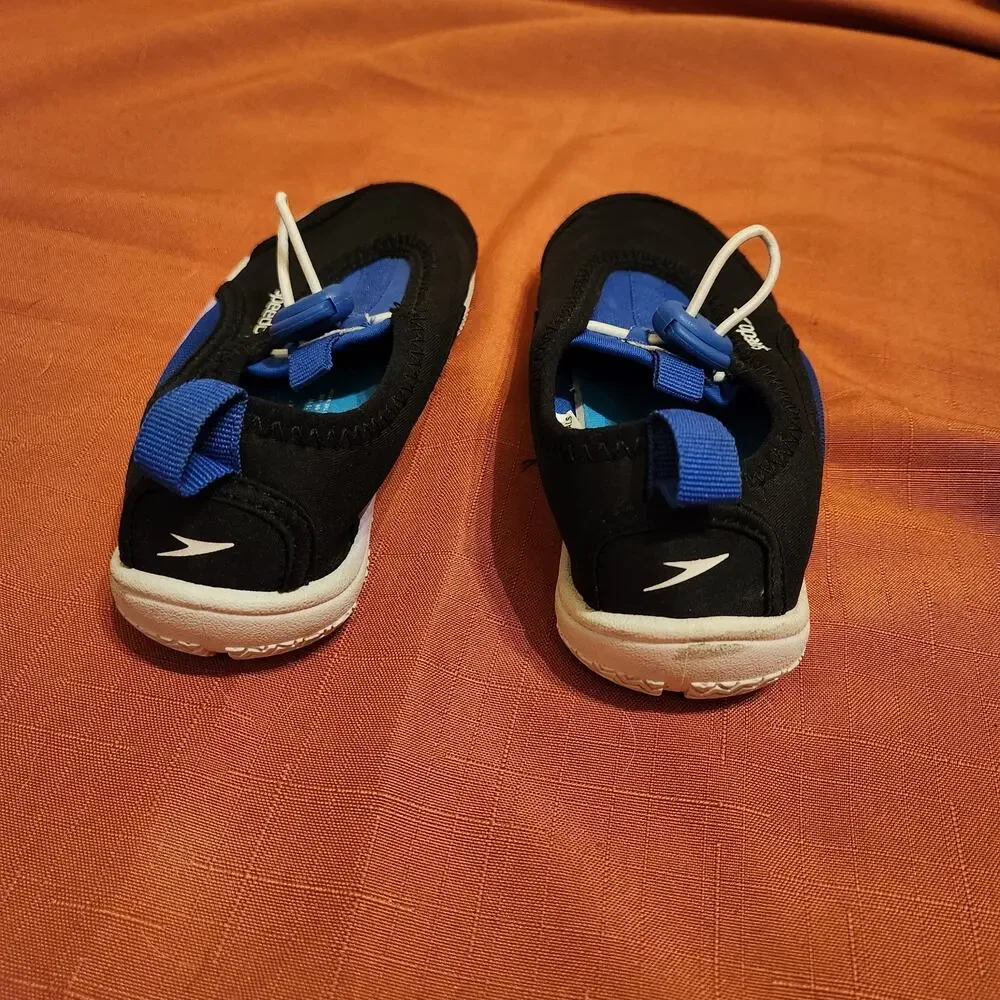 SPEEDO Blue & Black SurfWalker Pro Water Shoes kids Boys/Girl Black Size S-11/12